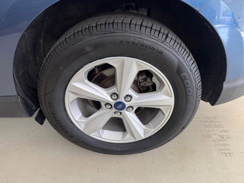 Used 2019 Ford Edge SE image 21