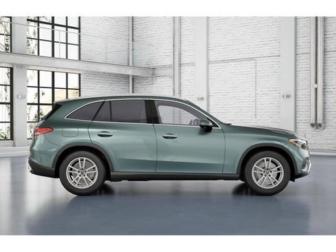 Used 2026 Mercedes-Benz GLC 300 4MATIC image 2