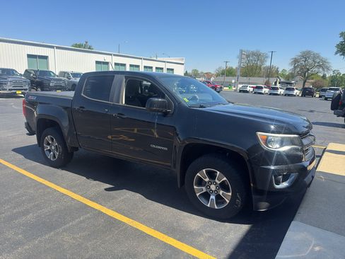 Used 2020 Chevrolet Colorado Z71 AWD/4WD image 2