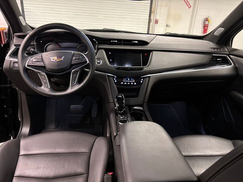 Certified 2025 Cadillac XT5 Premium Luxury image 24