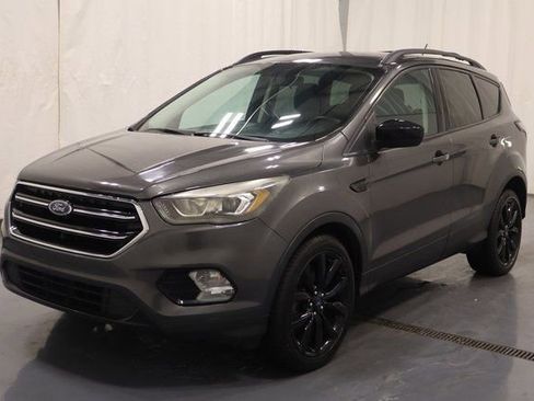 Used 2018 Ford Escape SE w/ SE Sport Appearance Package FWD image 5