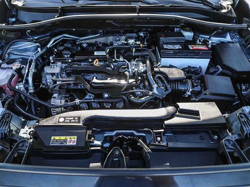 Certified 2022 Toyota Corolla Cross LE image 27