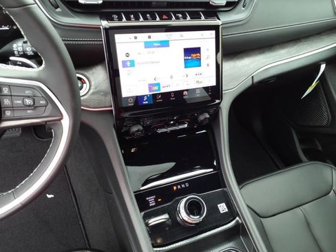 New 2025 Jeep Grand Cherokee L Limited w/ Black Appearance Package image 16