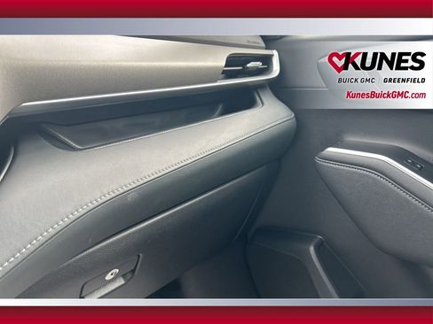 Used 2023 Toyota Highlander LE image 33