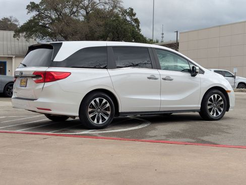 Used 2024 Honda Odyssey EX-L image 4