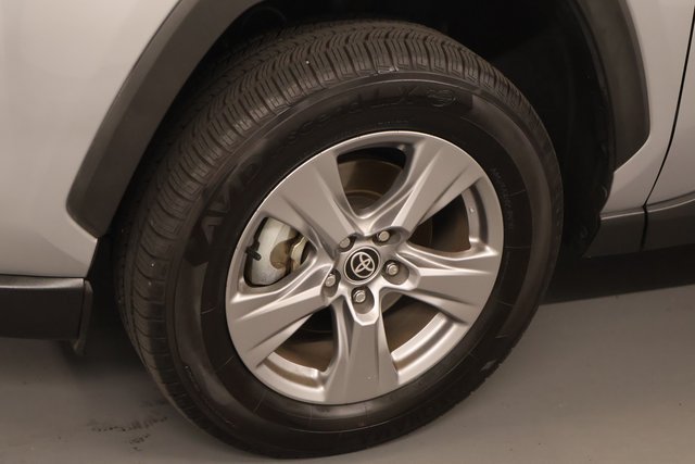 Used 2022 Toyota RAV4 XLE w/ Convenience Package AWD/4WD image 7
