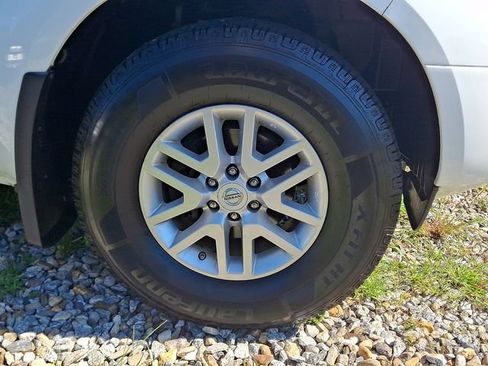 Used 2019 Nissan Frontier SV AWD/4WD image 8
