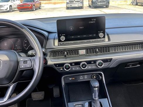 Used 2025 Honda CR-V EX image 9