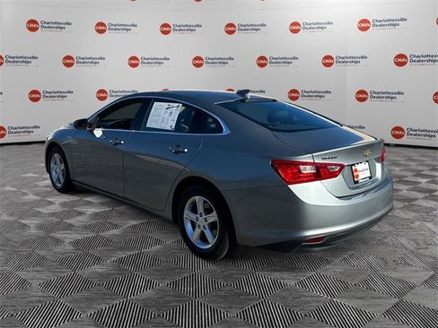 Used 2023 Chevrolet Malibu LT image 3