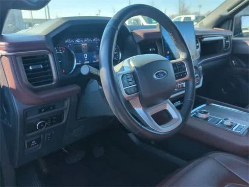 Used 2024 Ford Expedition Limited image 10