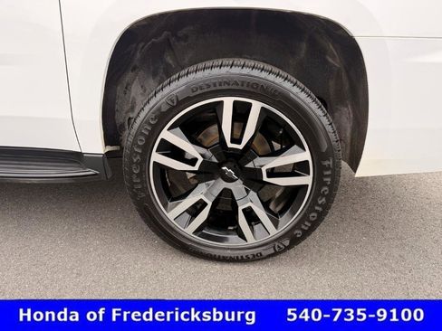 Used 2018 Chevrolet Suburban LT w/ Luxury Package image 12