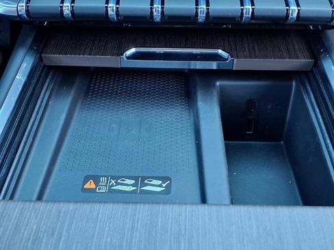 New 2026 GMC Acadia Denali w/ Super Cruise Package image 9