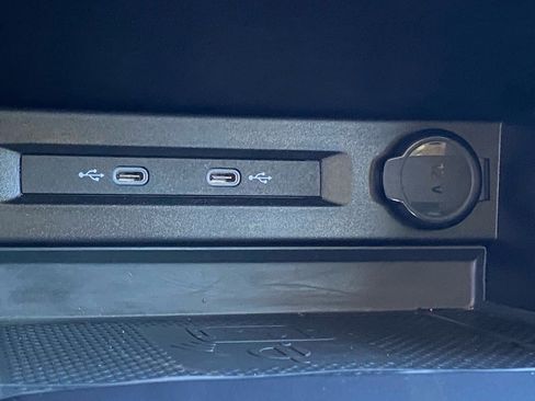 Certified 2022 Volkswagen Tiguan SE w/ Panoramic Sunroof Package image 18