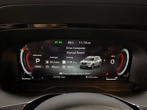 Certified 2025 Nissan Pathfinder Platinum w/ Cargo Package AWD/4WD image 16