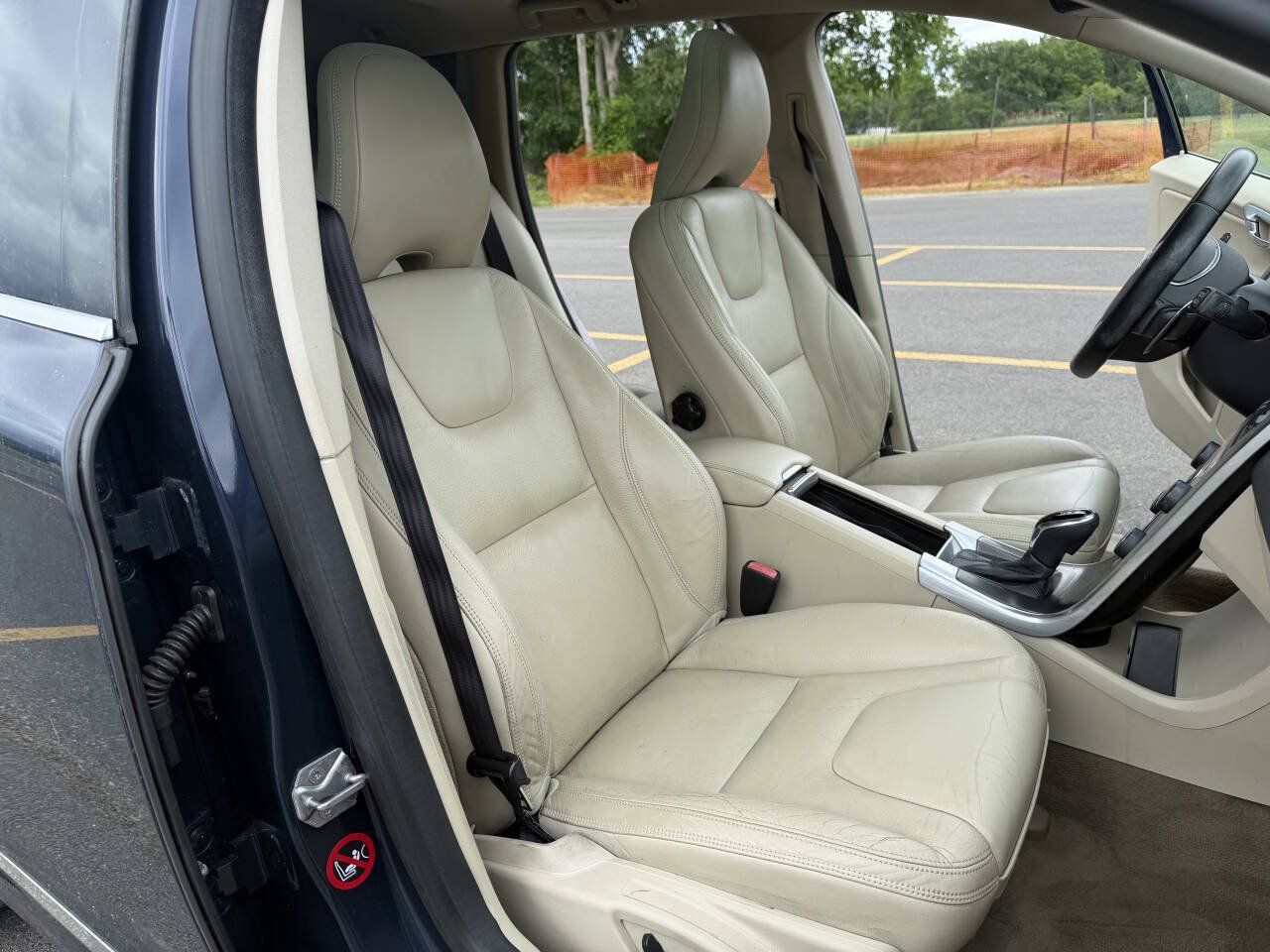 Used 2014 Volvo XC60 T6 AWD/4WD image 14