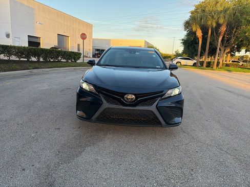 Used 2019 Toyota Camry SE w/ Convenience Package image 8