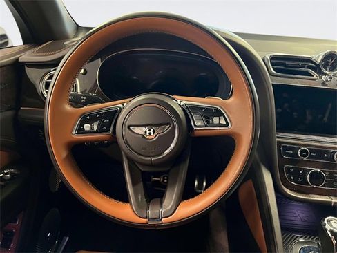 Used 2023 Bentley Bentayga Extended Wheelbase image 16