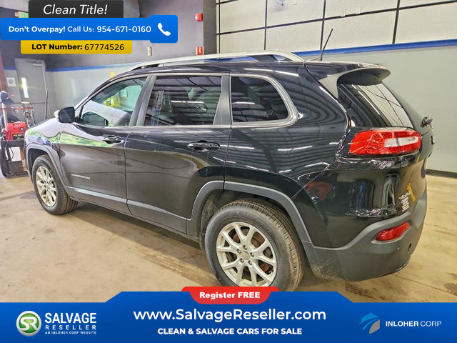 Used 2018 Jeep Cherokee Latitude Plus w/ Comfort/Convenience Group AWD/4WD image 3