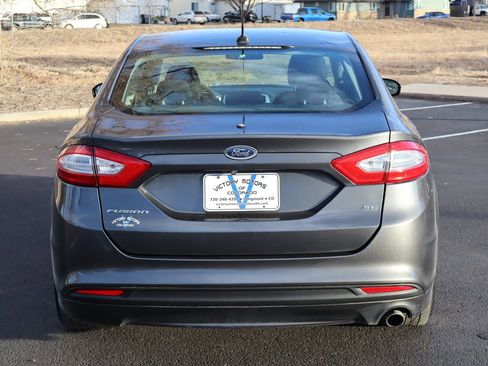 Used 2016 Ford Fusion SE image 6