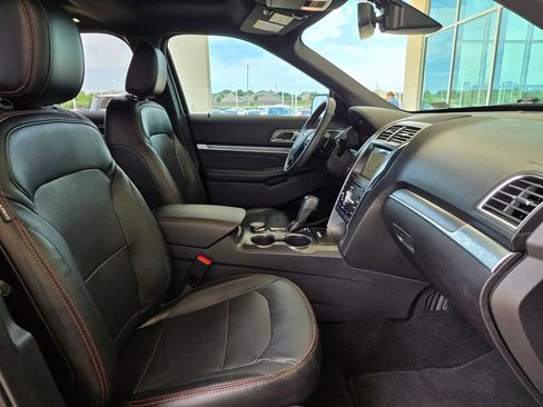 Used 2019 Ford Explorer Sport w/ Equipment Group 401A AWD/4WD image 27