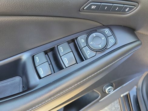 Used 2019 Buick Enclave Avenir w/ Avenir Technology Package image 18