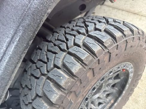 Used 2025 Jeep Wrangler Unlimited Sport AWD/4WD image 9