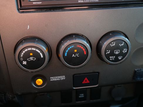 Used 2015 Nissan Titan S AWD/4WD image 25
