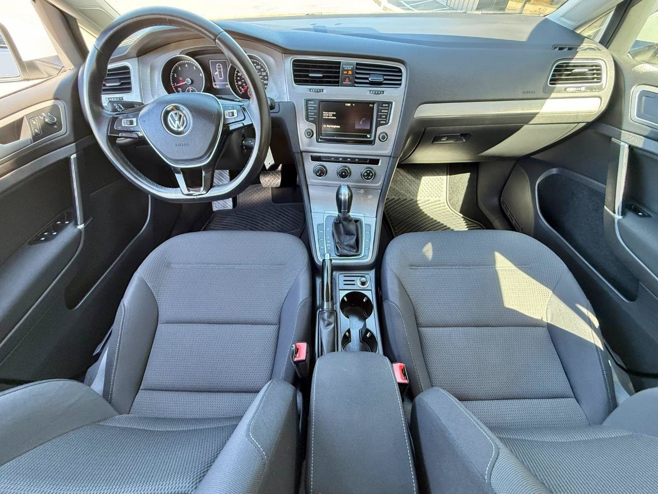 Used 2016 Volkswagen Golf S FWD image 9