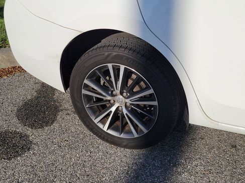 Used 2017 Toyota Corolla LE image 14