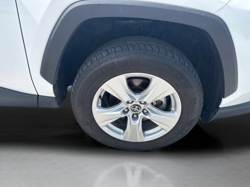 Used 2020 Toyota RAV4 XLE FWD image 37
