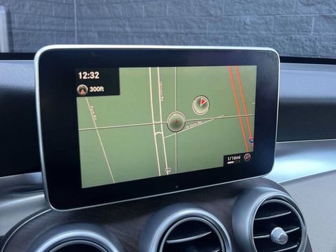 Used 2019 Mercedes-Benz GLC 300 4MATIC image 41