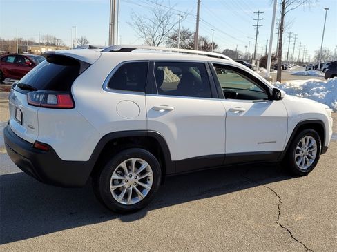 Used 2019 Jeep Cherokee Latitude w/ Popular Appearance Group image 4