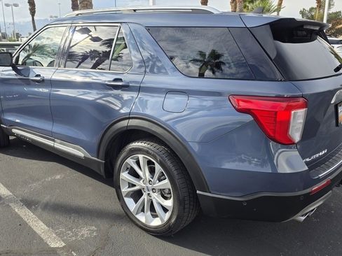 Certified 2021 Ford Explorer Platinum w/ Equipment Group 601A image 3