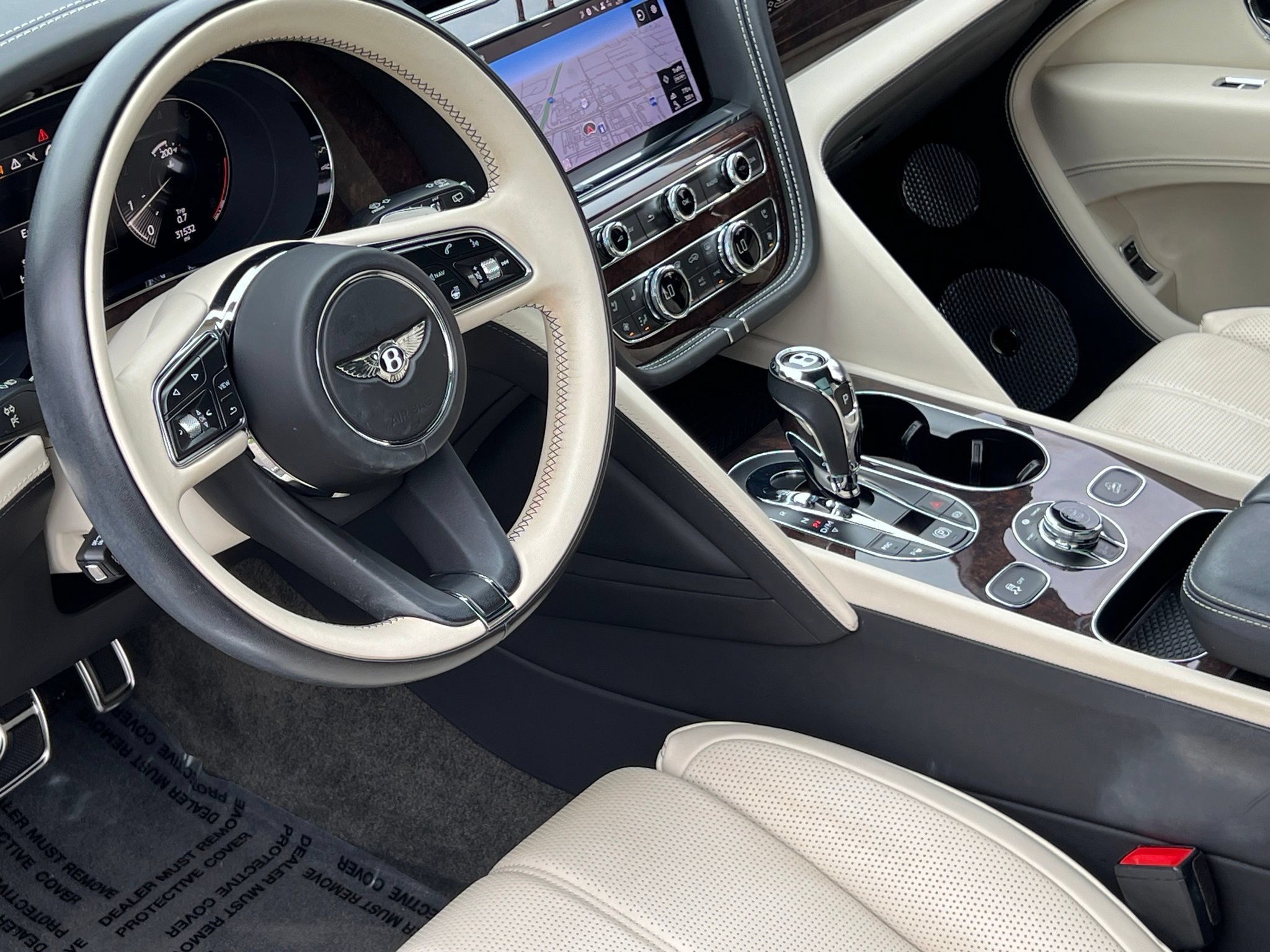 Used 2023 Bentley Bentayga Extended Wheelbase AWD/4WD image 2