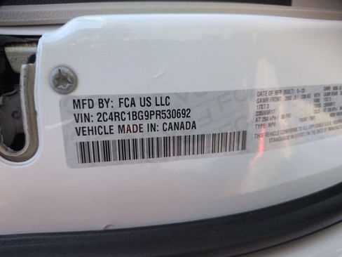 Used 2023 Chrysler Pacifica Touring-L FWD image 36
