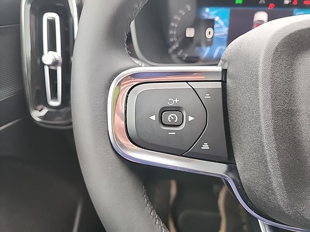 Certified 2023 Volvo C40 P8 Recharge Plus w/ Climate Package AWD/4WD image 13