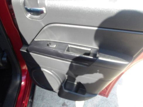 Used 2014 Jeep Patriot Latitude image 7