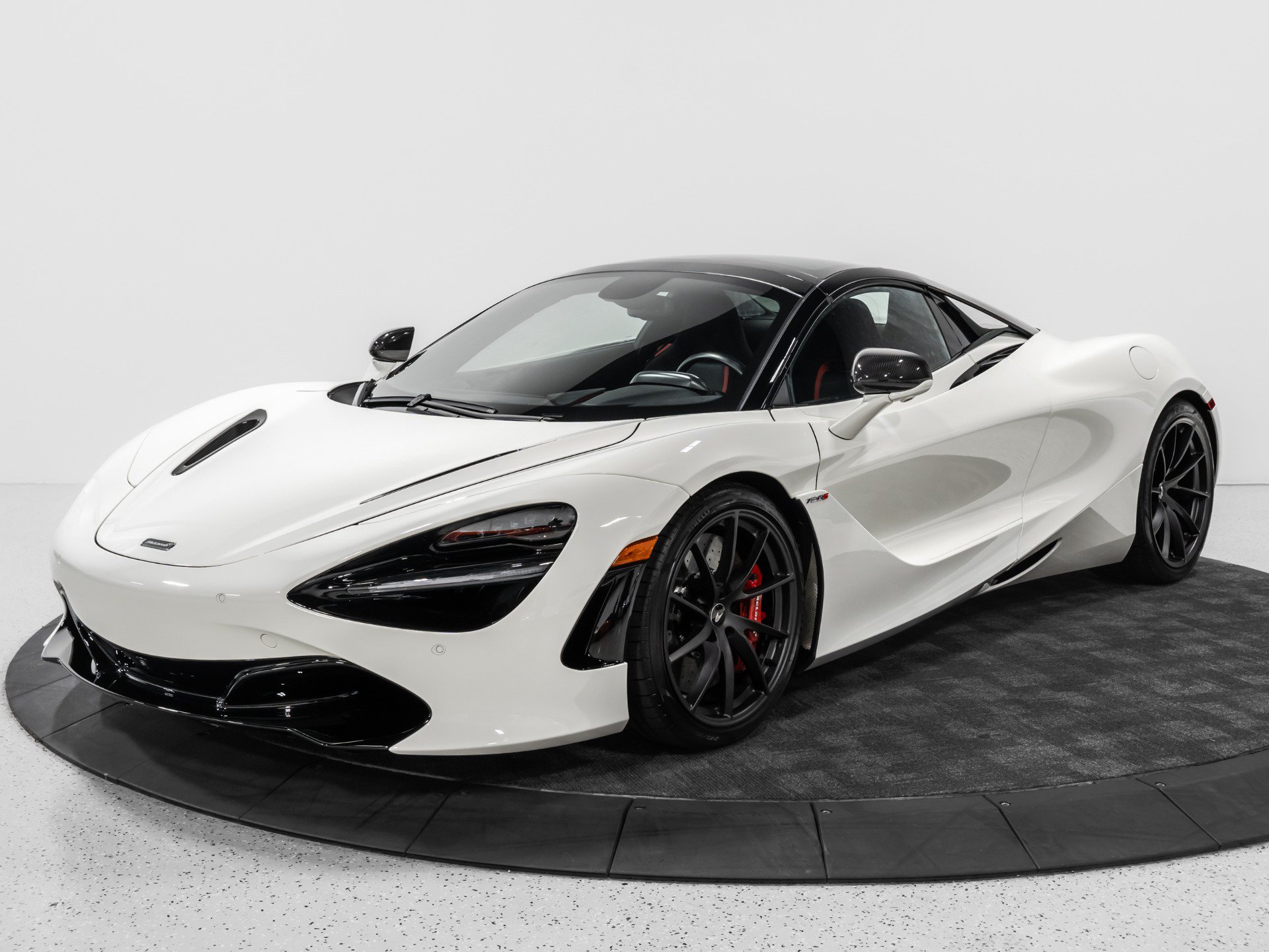 Used 2021 McLaren 720S Performance RWD image 17