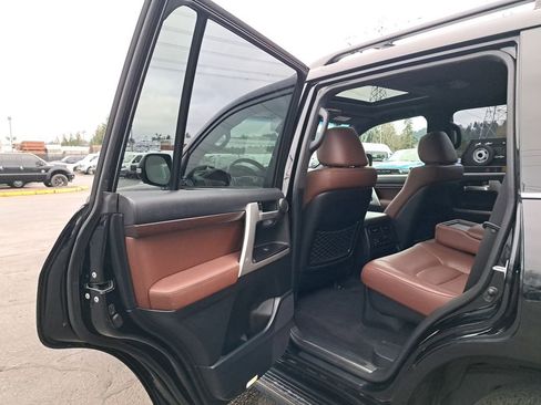 Used 2019 Toyota Land Cruiser w/ Carpet Mat Package image 12