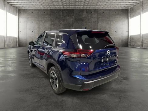 Used 2025 Nissan Rogue SV image 5
