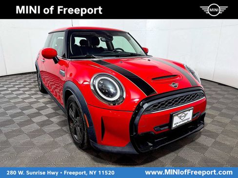 Used 2022 MINI Cooper S image 1