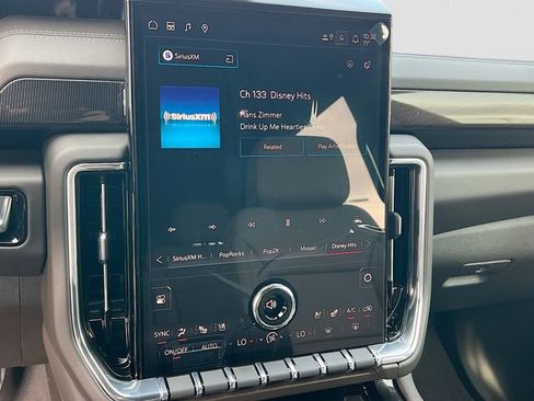 New 2026 GMC Yukon XL Elevation w/ Elevation Premium Package image 10