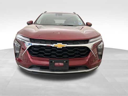 Used 2024 Chevrolet Trax LT w/ Driver Confidence Package FWD image 9