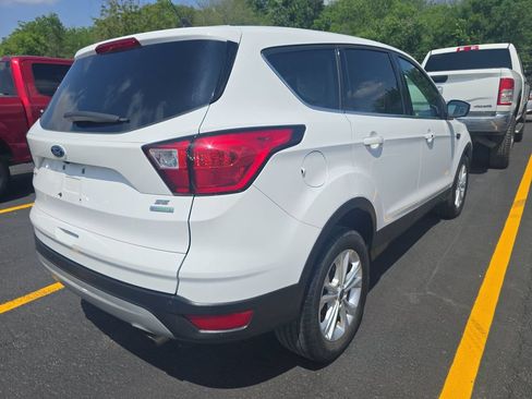 Used 2019 Ford Escape SE FWD image 6