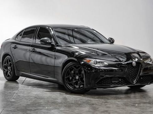 Used 2021 Alfa Romeo Giulia Sprint w/ Nero Edizione RWD image 10