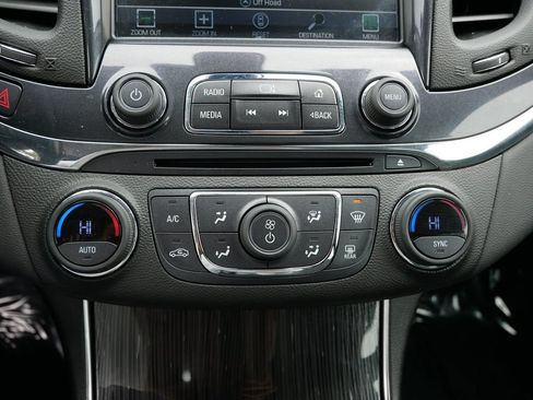Used 2019 Chevrolet Impala Premier FWD image 22