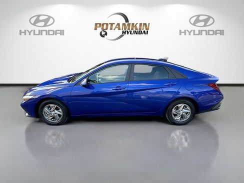 Certified 2024 Hyundai Elantra SE image 8