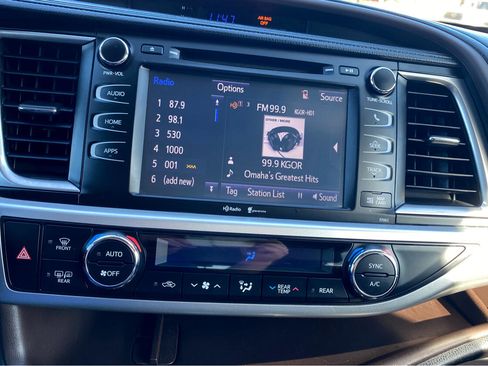 Used 2015 Toyota Highlander XLE image 20