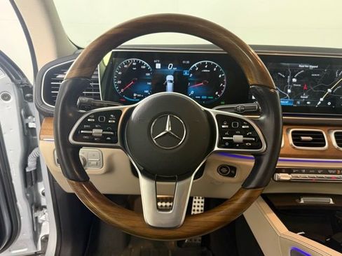 Used 2022 Mercedes-Benz GLS 450 4MATIC image 17