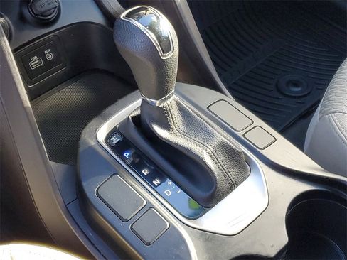 Used 2017 Hyundai Santa Fe Sport image 17